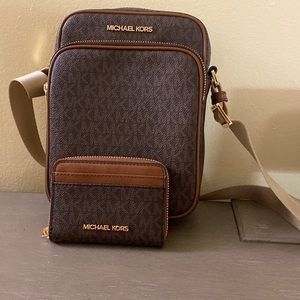 Crossbody bag with wallet